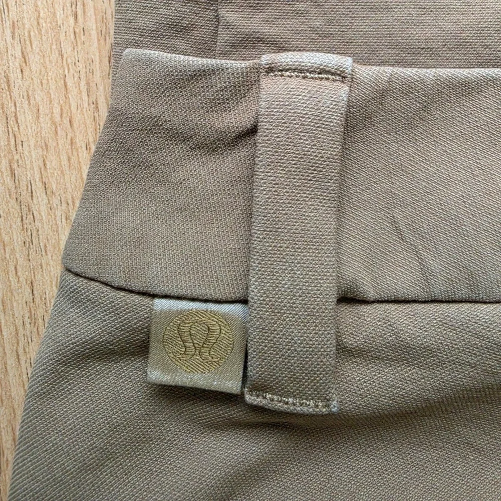 Lululemon Mens Commission Pant Slim Brown Tan Chino Size 38 x 32